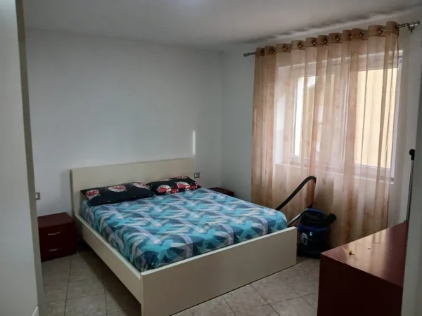 Tirane, jepet me qera apartament 2+1 Kati 4, 80 m² 650 € (Rruga e Kosovarve)