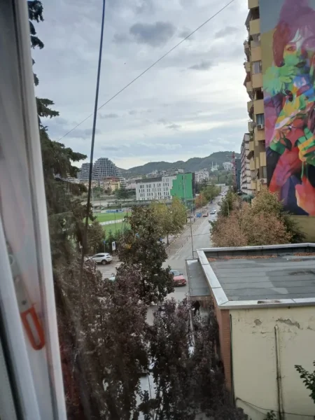 Tirane, jepet me qera apartament 2+1 Kati 4, 80 m² 650 € (Rruga e Kosovarve)