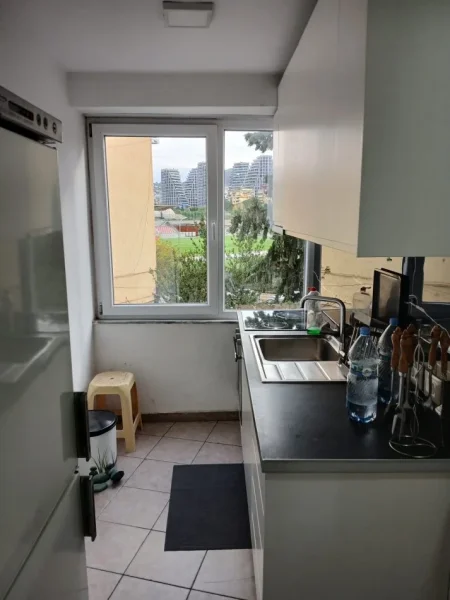 Tirane, jepet me qera apartament 2+1 Kati 4, 80 m² 650 € (Rruga e Kosovarve)