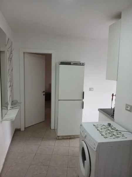 Tirane, jepet me qera apartament 2+1 Kati 4, 80 m² 650 € (Rruga e Kosovarve)