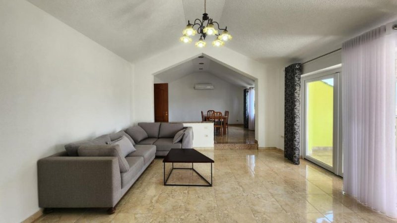 Tirane, jepet me qera apartament+verande | Penthouse 3+1 Kati 7, 360 m² 1.580 € (Liqeni i Thate)