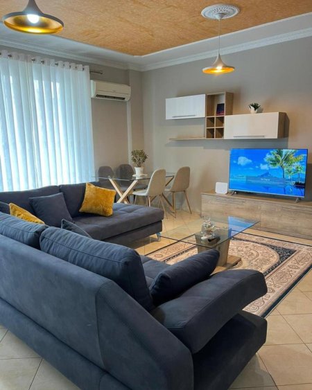 Tirane, jepet me qera apartament 1+1+verande Kati 2, 70 m² 600 € (Rr.Peti Liqeni i Thate)