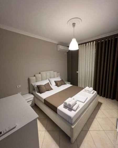 Tirane, jepet me qera apartament 1+1+verande Kati 2, 70 m² 600 € (Rr.Peti Liqeni i Thate)