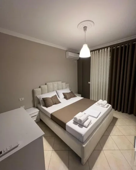 Tirane, jepet me qera apartament 1+1+verande Kati 2, 70 m² 600 € (Rr.Peti Liqeni i Thate)