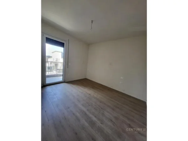 Tirane, jepet me qera ambjent biznesi Kati 1, 70 m² 550 € (Don Bosko)