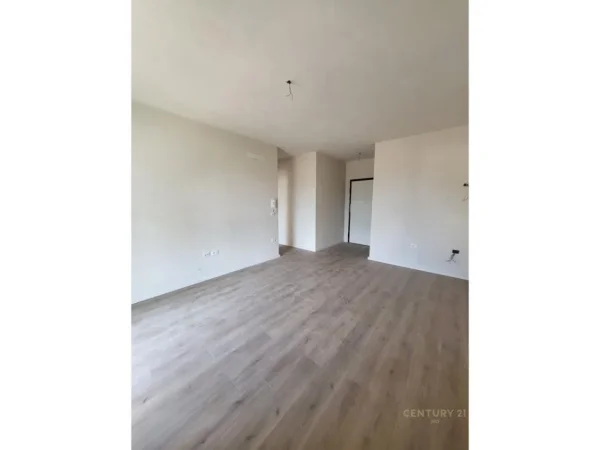 Tirane, jepet me qera ambjent biznesi Kati 1, 70 m² 550 € (Don Bosko)