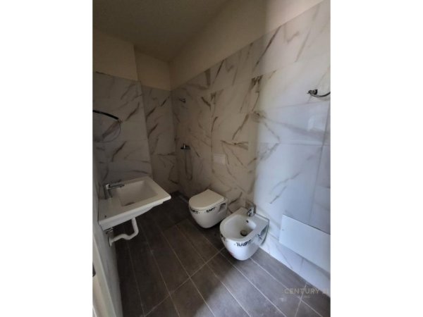 Tirane, jepet me qera ambjent biznesi Kati 1, 70 m² 550 € (Don Bosko)