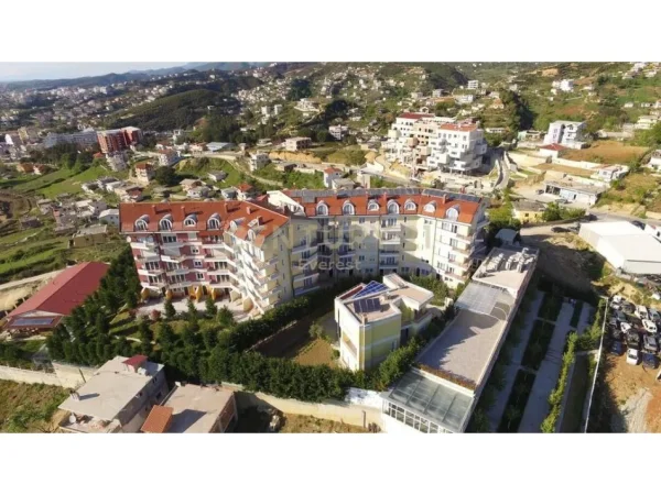 Tirane, jepet me qera hotel Kati 6, 8.079 m² 45.000 € (Farke)