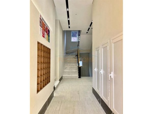 Tirane, shitet apartament 2+1 Kati 3, 118 m² 200.000 € 