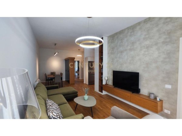 Tirane, jepet me qera apartament 1+1 Kati 3, 313 m² 1.500 € (Rruga Petro Poga)