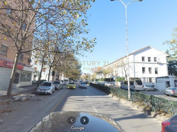 Tirane, shes ambjent biznesi Kati 0, 22 m² 145.000 € (Rruga Asim Vokshi)