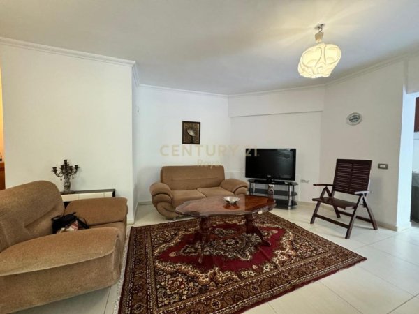 Tirane, shes apartament 2+1 Kati 1, 120 m² 160.000 € (Rruga Dritan Hoxhq)