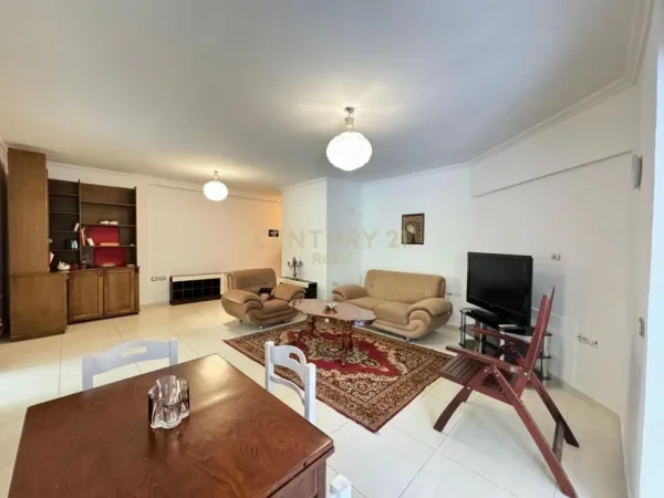 Tirane, shes apartament 2+1 Kati 1, 120 m² 160.000 € (Rruga Dritan Hoxhq)