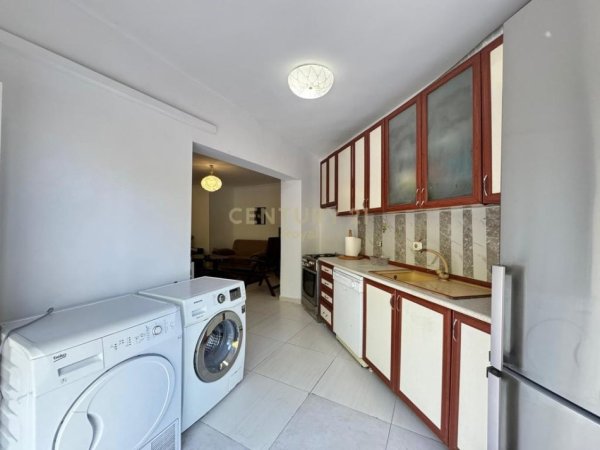 Tirane, shes apartament 2+1 Kati 1, 120 m² 160.000 € (Rruga Dritan Hoxhq)