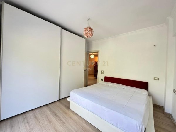 Tirane, shes apartament 2+1 Kati 1, 120 m² 160.000 € (Rruga Dritan Hoxhq)