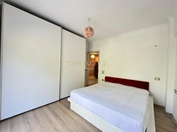 Tirane, shes apartament 2+1 Kati 1, 120 m² 160.000 € (Rruga Dritan Hoxhq)