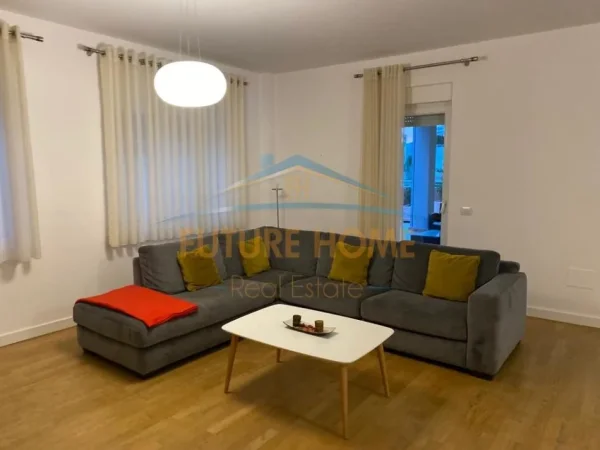 Tirane, shitet apartament 3+1 Kati 1, 340 m² 450.000 € 