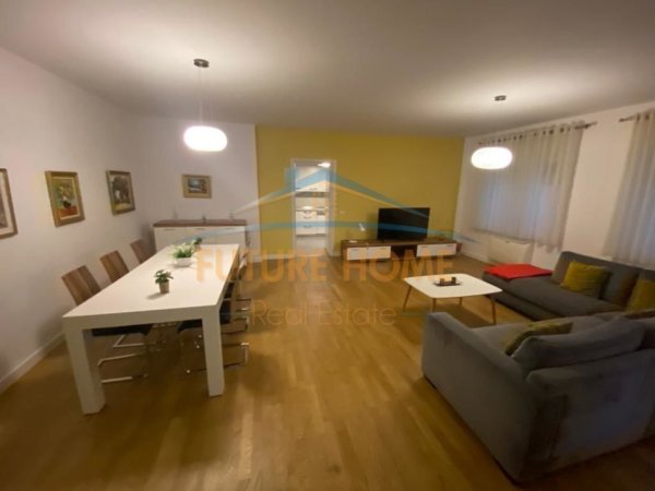 Tirane, shitet apartament 3+1 Kati 1, 340 m² 450.000 € 