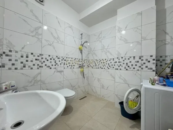 Tirane, jepet me qera apartament 2+1 Kati 8, 83 m² 650 € (Don Bosko)