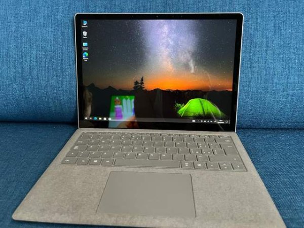 Elbasan, shes Laptop Microsoft surface pro 4 touch screen 700 Euro