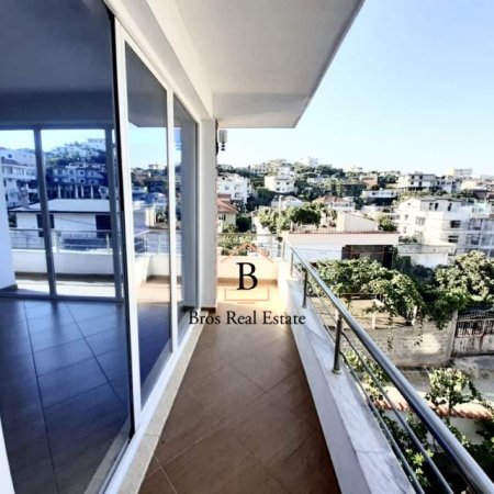 Durres, shitet Vile 400 m² 300.000 Euro (Jeronim De Rada)