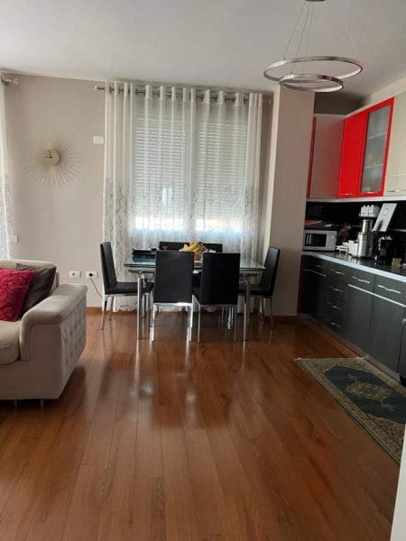 Tirane, shitet apartament 2+1 Kati 7, 110 m² 175.000 Euro (mbi komunen e Parisit)