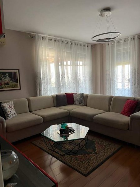 Tirane, shitet apartament 2+1 Kati 7, 110 m² 175.000 Euro (mbi komunen e Parisit)