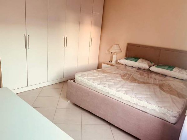 Tirane, jepet me qera apartament 2+1+BLK Kati 6, 93 m² 500 Euro (5 Maji)