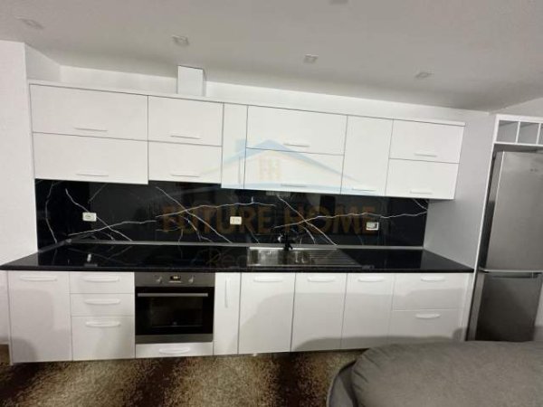 Tirane, jepet me qera apartament Kati 2, 100 m² 600 Euro (liqeni i thate)