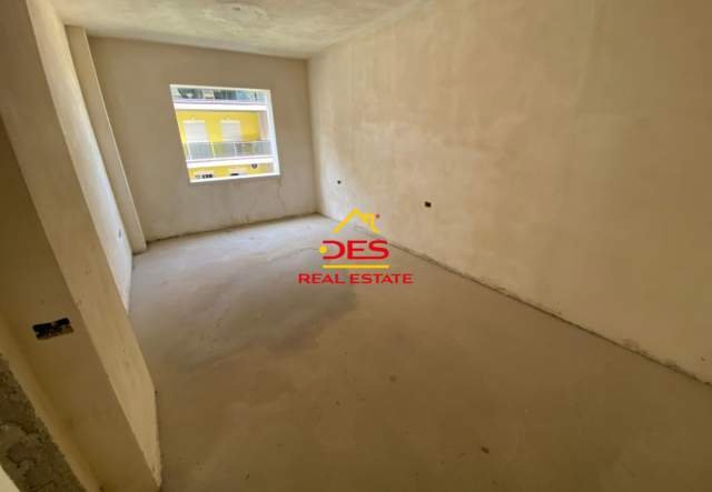 Vlore, ofert apartament 2+1+BLK Kati 4, 130 m² 221.000 Euro (Rruga Dhimiter Konomi, Vlore)