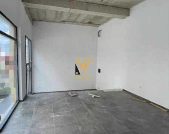 Tirane, shitet dyqan Kati 0, 138 m² 303.600 Euro (~LIQENI, KOPSHTI ZOOLOGJIK)