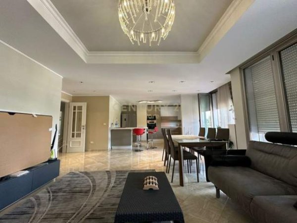 Tirane, jepet me qera apartament 3+1+BLK Kati 5, 179 m² 1800 Euro (Kompleksi Nobis)