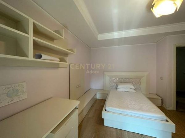 Tirane, jepet me qera apartament 3+1+A+BLK Kati 5, 179 m² 2.100 Euro (Rr. "Sami Frasheri", Liqeni i Tiranës)
