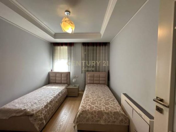 Tirane, jepet me qera apartament 3+1+A+BLK Kati 5, 179 m² 2.100 Euro (Rr. "Sami Frasheri", Liqeni i Tiranës)