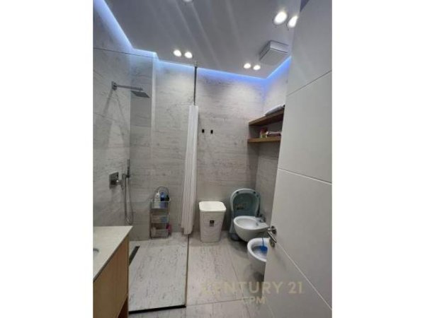 Tirane, jepet me qera apartament 1+1+A+BLK Kati 7, 69 m² 800 Euro (Kompleksi Delijorgji,Tirane)