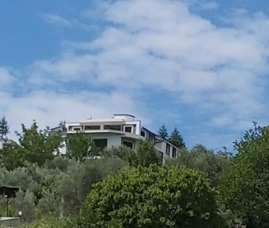 Tirane, jepet me qera Vile. 1.150 m² 3.000 Euro (Dervish Shaba)