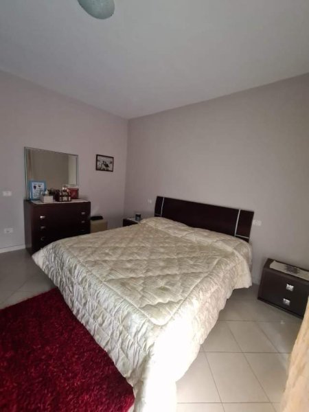 Tirane, shitet apartament 2+1+BLK Kati 3, 126 m² 90.000 Euro (rruga Kastriotet)
