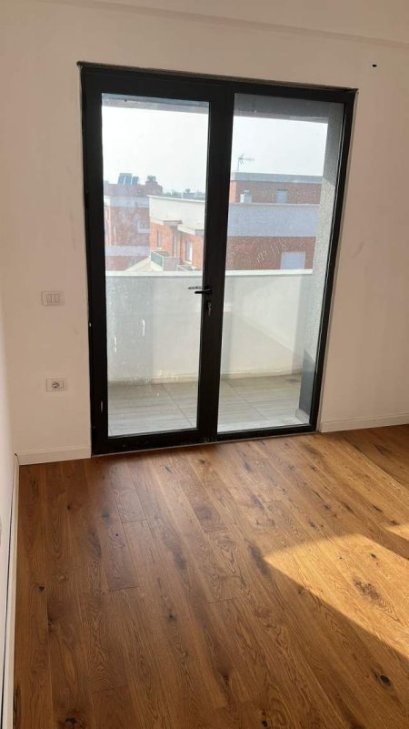 Tirane, jepet me qera apartament 2+1+BLK Kati 8, 100 m² 400 Euro