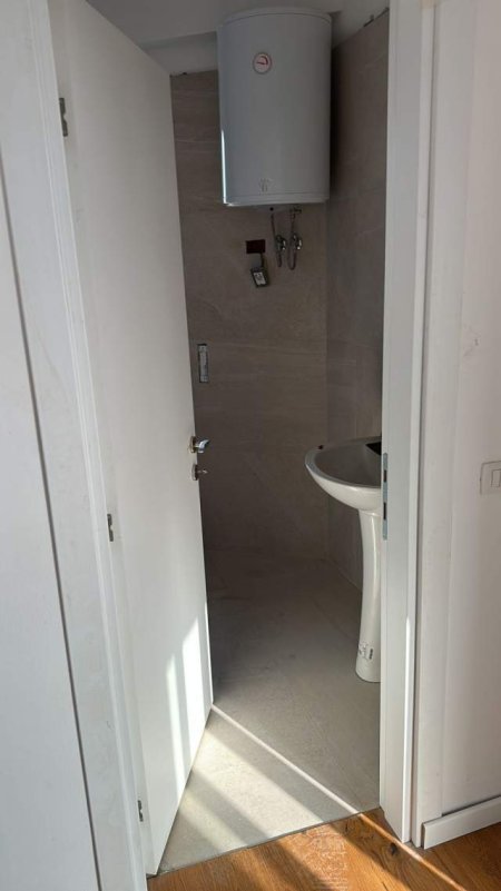 Tirane, jepet me qera apartament 2+1+BLK Kati 8, 100 m² 400 Euro