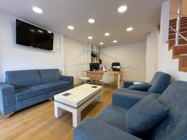 Tirane, jepet me qera ambjent biznesi Kati 0, 40 m² 800 Euro (Rruga e Kavajes)