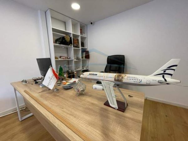 Tirane, jepet me qera ambjent biznesi Kati 0, 40 m² 800 Euro (Rruga e Kavajes)