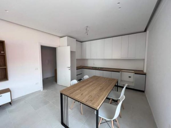 Tirane, shes apartament 2+1+BLK Kati 5, 105 m² 158.000 Euro (kopshti Botanik)