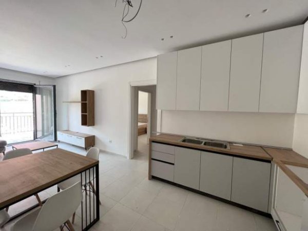 Tirane, shitet apartament 1+1+BLK Kati 1, 51 m² 121.000 Euro (kopshti Botanik)