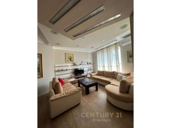 Tirane, jepet me qera apartament 2+1+A+BLK Kati 5, 97 m² 750 Euro (Qender)