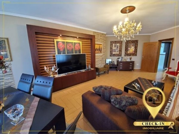 Tirane, shitet Penthouse 3+1+BLK Kati 8, 127 m² 270.000 Euro (21 Dhjetori)