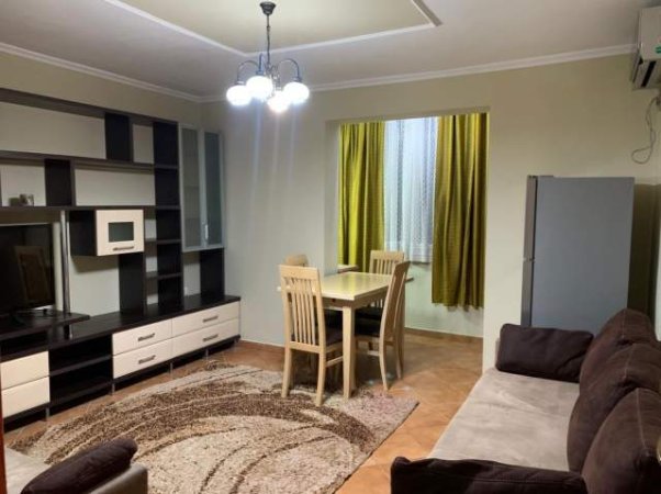 Tirane, jepet me qera 70 m² 450 Euro (Rruga Naim Frasheri)