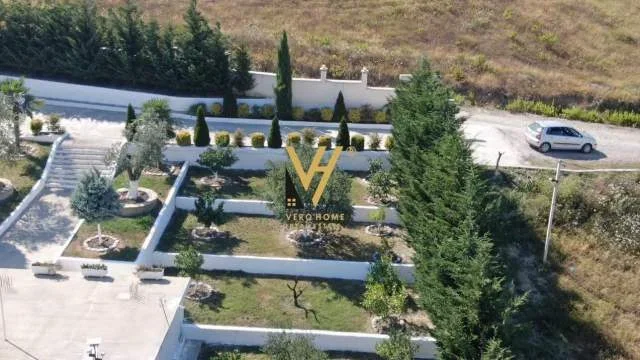 Tirane, shes truall 2.000 m² 230.000 Euro (VAQARR)