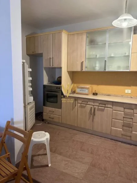 Durres, shitet apartament 3+1 Kati 8, 165 m² 285.000 Euro (NE ZONEN E VOLLGES DURRES)