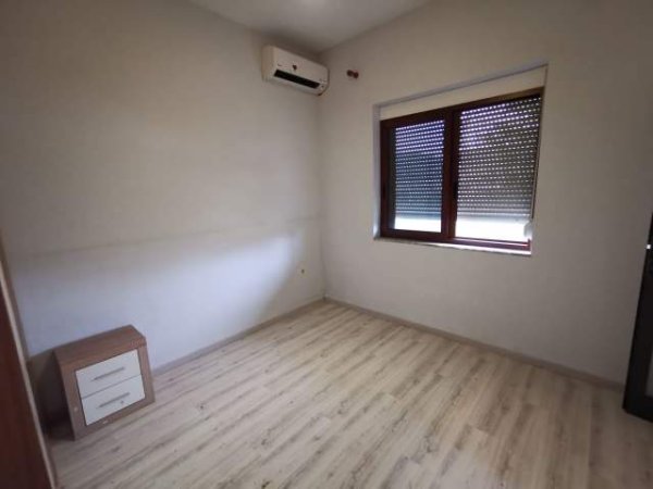 Tirane, jepet me qera Vile 3 Katshe 390 m² 3.500 Euro (Liqeni Artificial)
