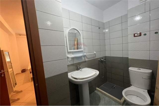 Tirane, jepet me qera apartament 2+1 Kati 1, 86 m² 450 Euro (Rruga Sokrat Miho - Astir, Shqipëri)